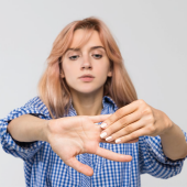 Zespół T4 – rękawiczki, kask i uczucie ciężkości