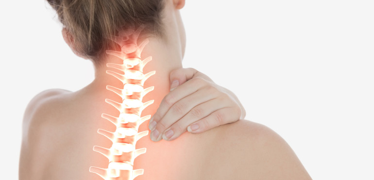 Przewlekły ból kręgosłupa – jakie mogą być przyczyny? Kiedy do specjalisty?