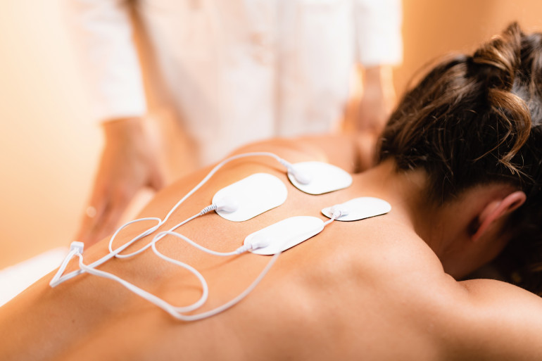 elektrody, kobieta bez ubrania