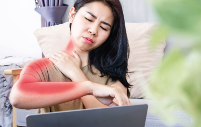 Doświadczenia fizjoterapeutów i terapeutów ruchowych w zakresie postępowania z osobami aktywnymi zawodowo mającymi dolegliwości ramienia, szyi i barku