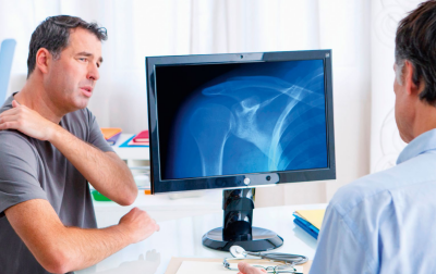 Terapia manualna rzeczywista kontra pozorowana jako dodatek do ćwiczeń terapeutycznych w leczeniu niespecyficznego bólu barku. Randomizowane badanie kliniczne