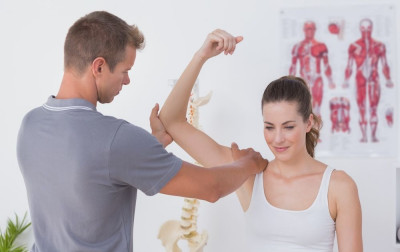 Studia osteopatyczne w Polsce — czym różnią się szkoły i dlaczego dyplom D.O. ma znaczenie?